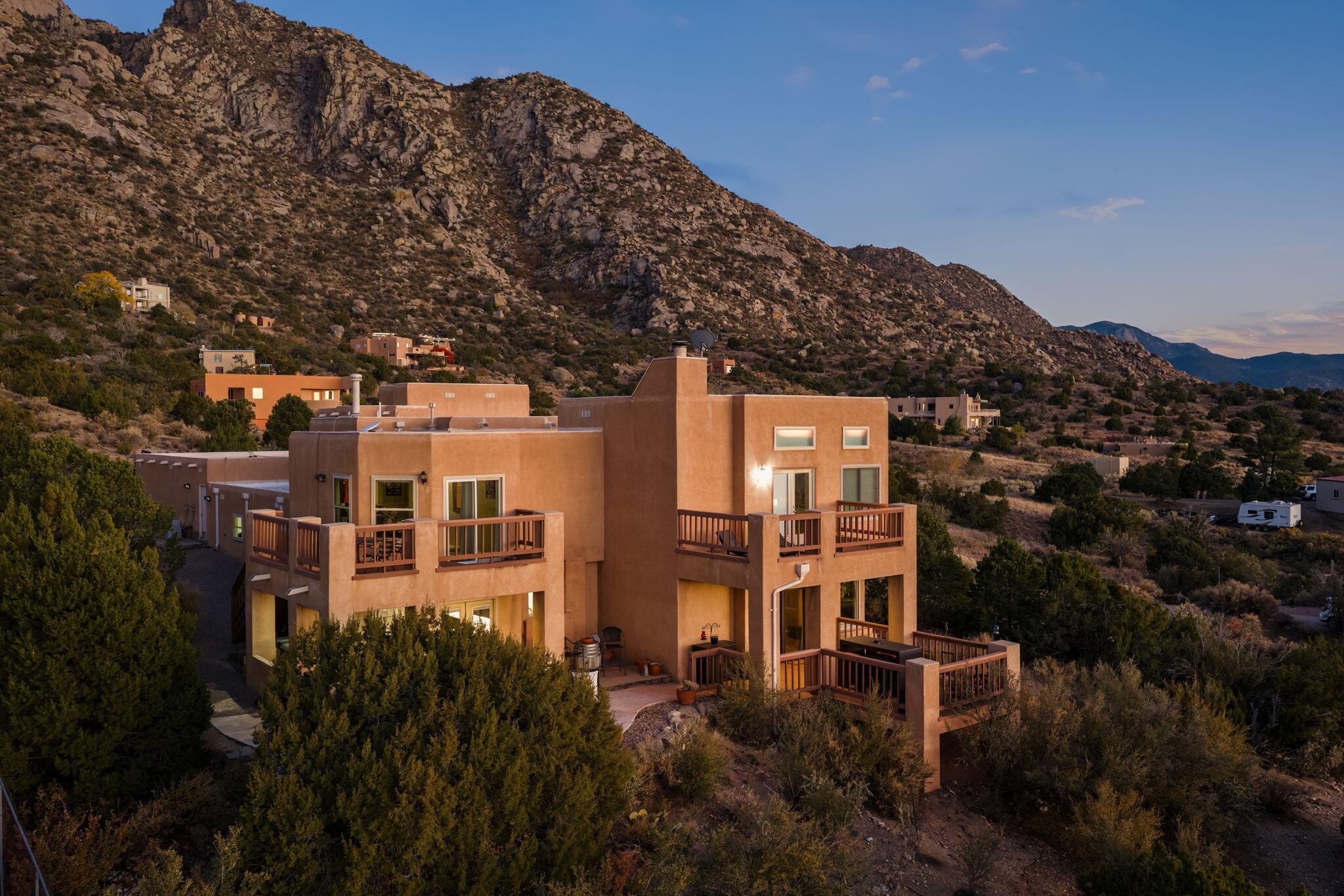 18 Tierra Monte Street NE