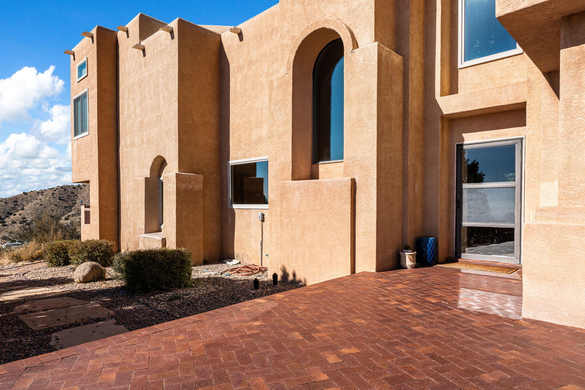 18 Tierra Monte Street NE