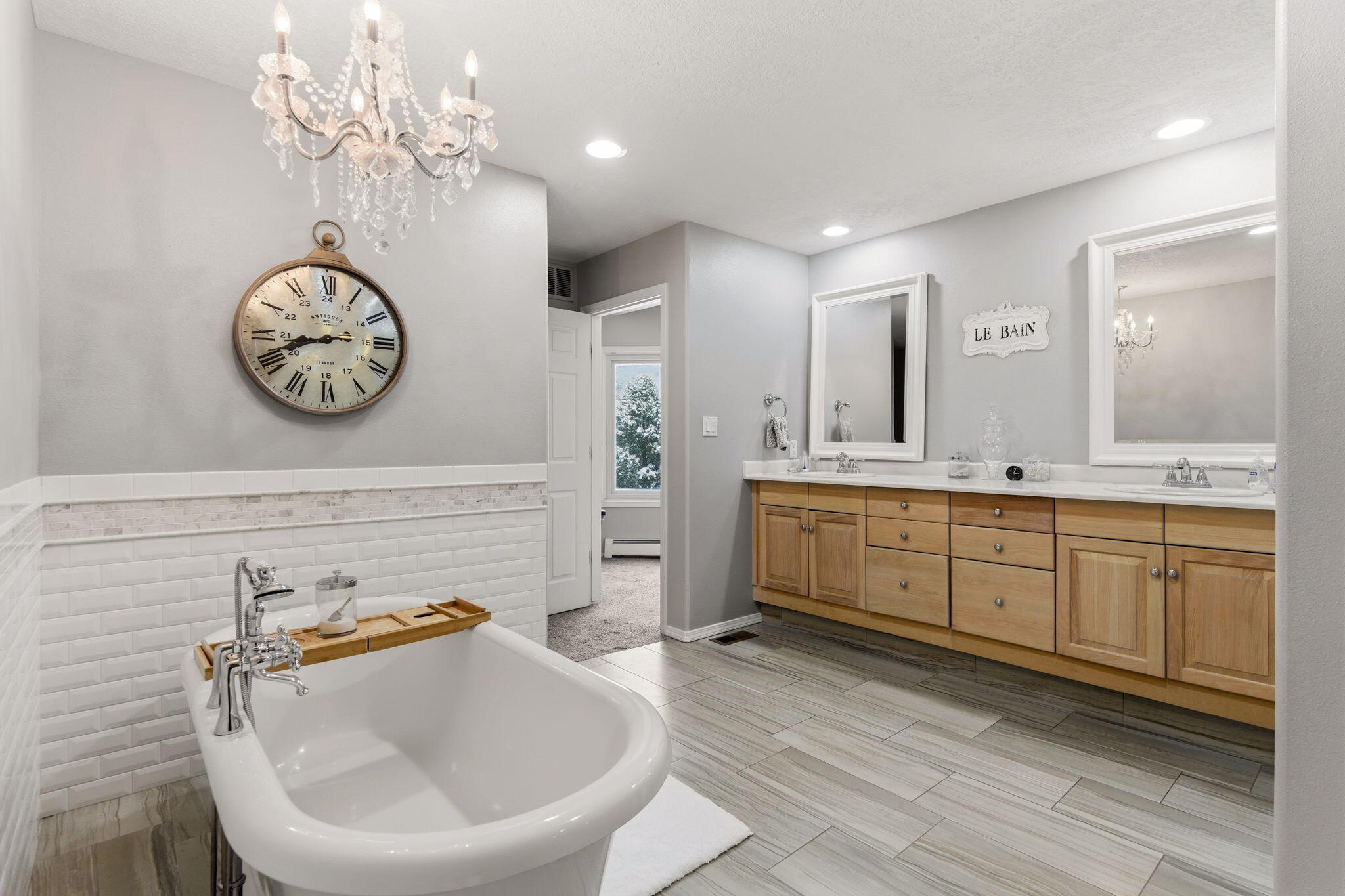 18 Tierra Monte Street NE