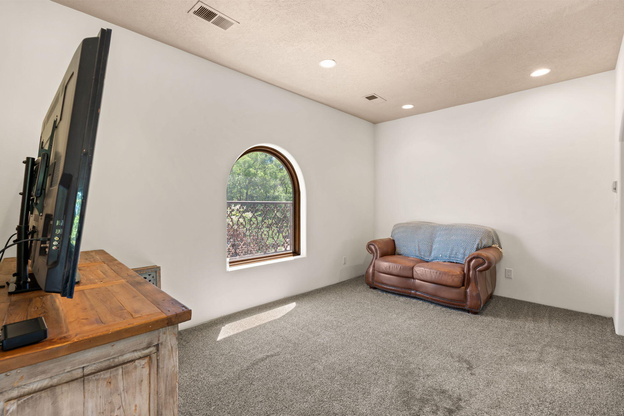 746 Chamisal Road NW