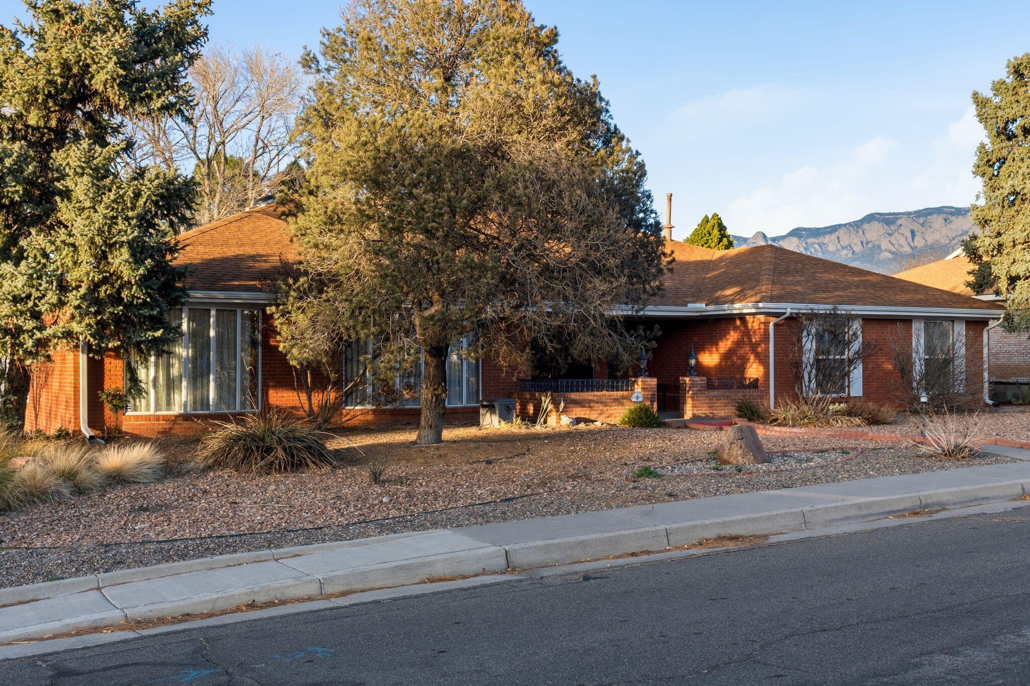 7601 Vista Del Arroyo Avenue NE
