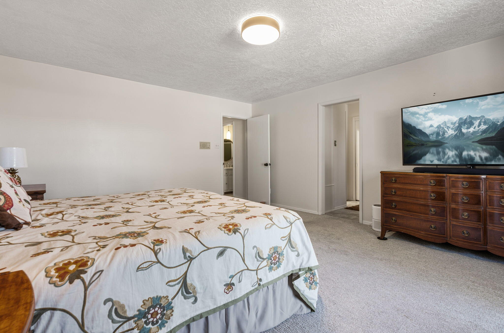 7601 Vista Del Arroyo Avenue NE