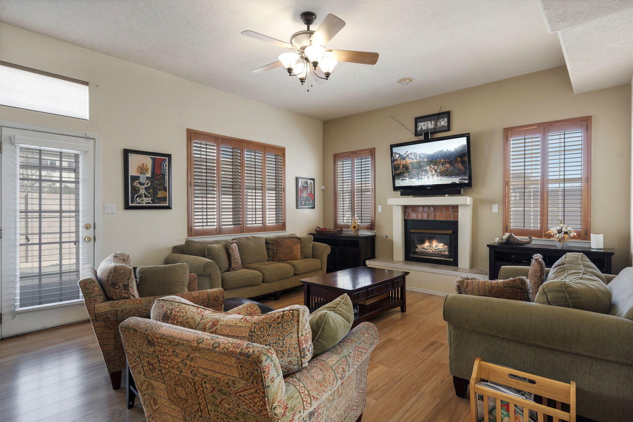 8608 Tierra Alegre Drive NE