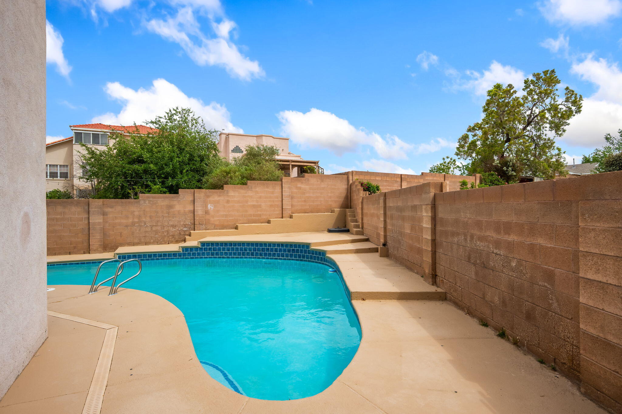 8608 Tierra Alegre Drive NE