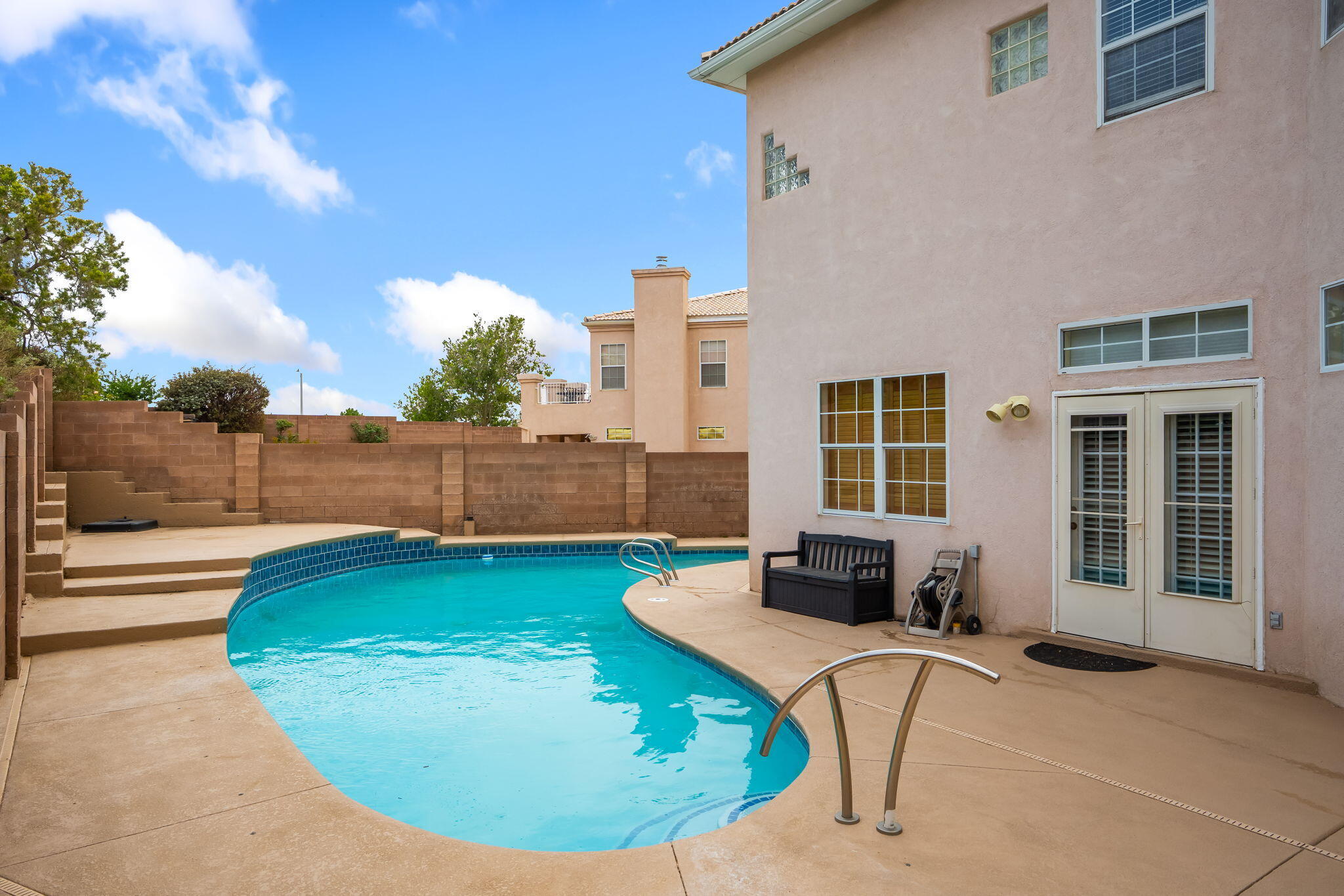 8608 Tierra Alegre Drive NE