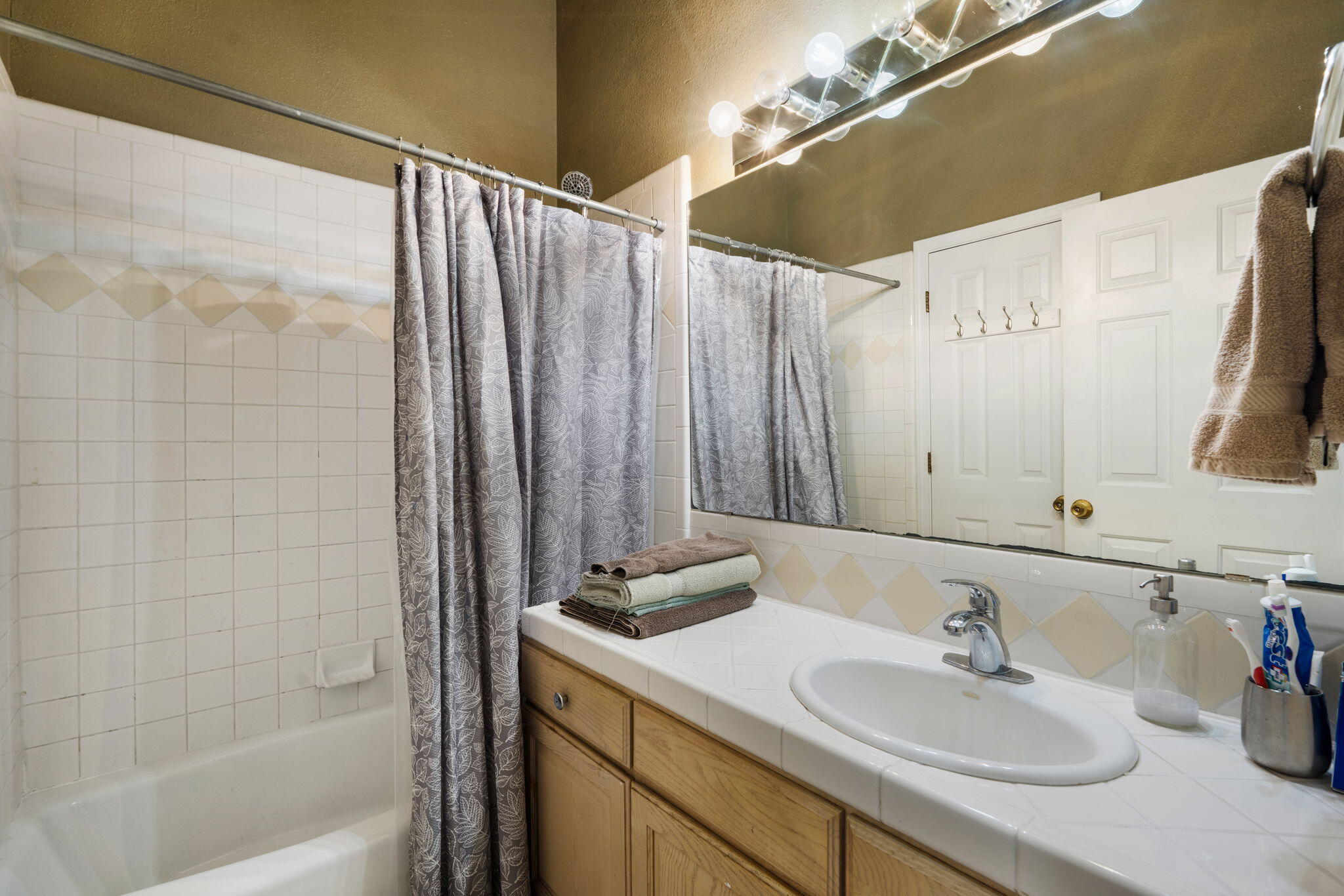 8608 Tierra Alegre Drive NE