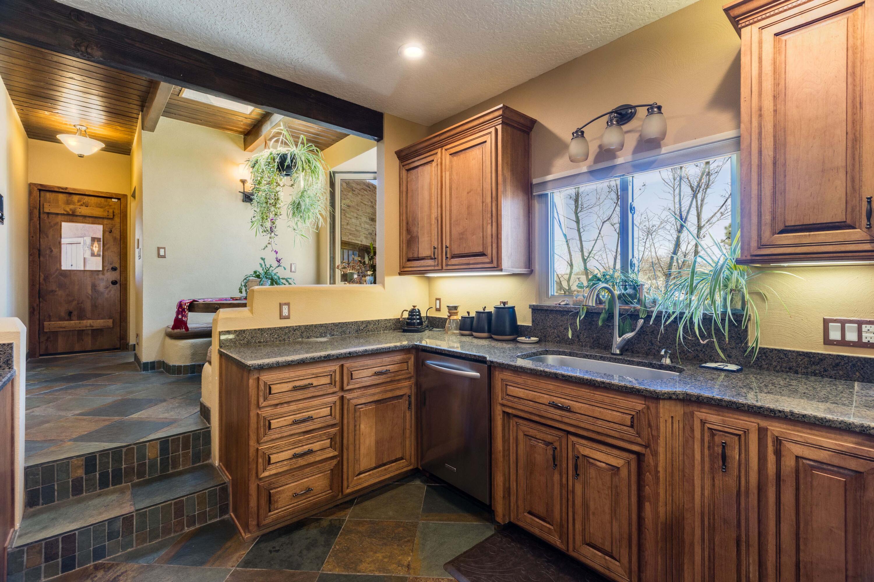 3305 Ocotillo Court NE