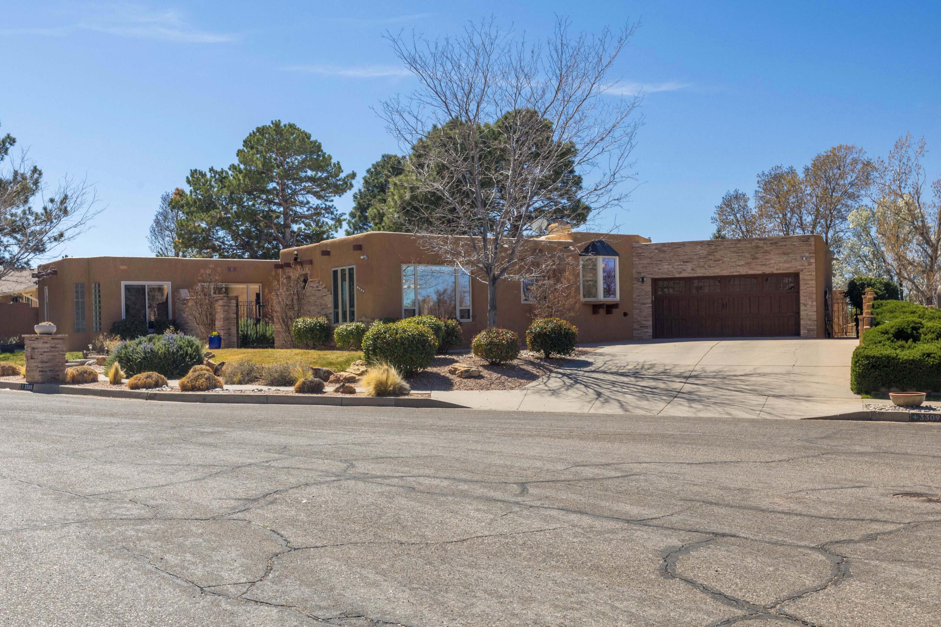 3305 Ocotillo Court NE