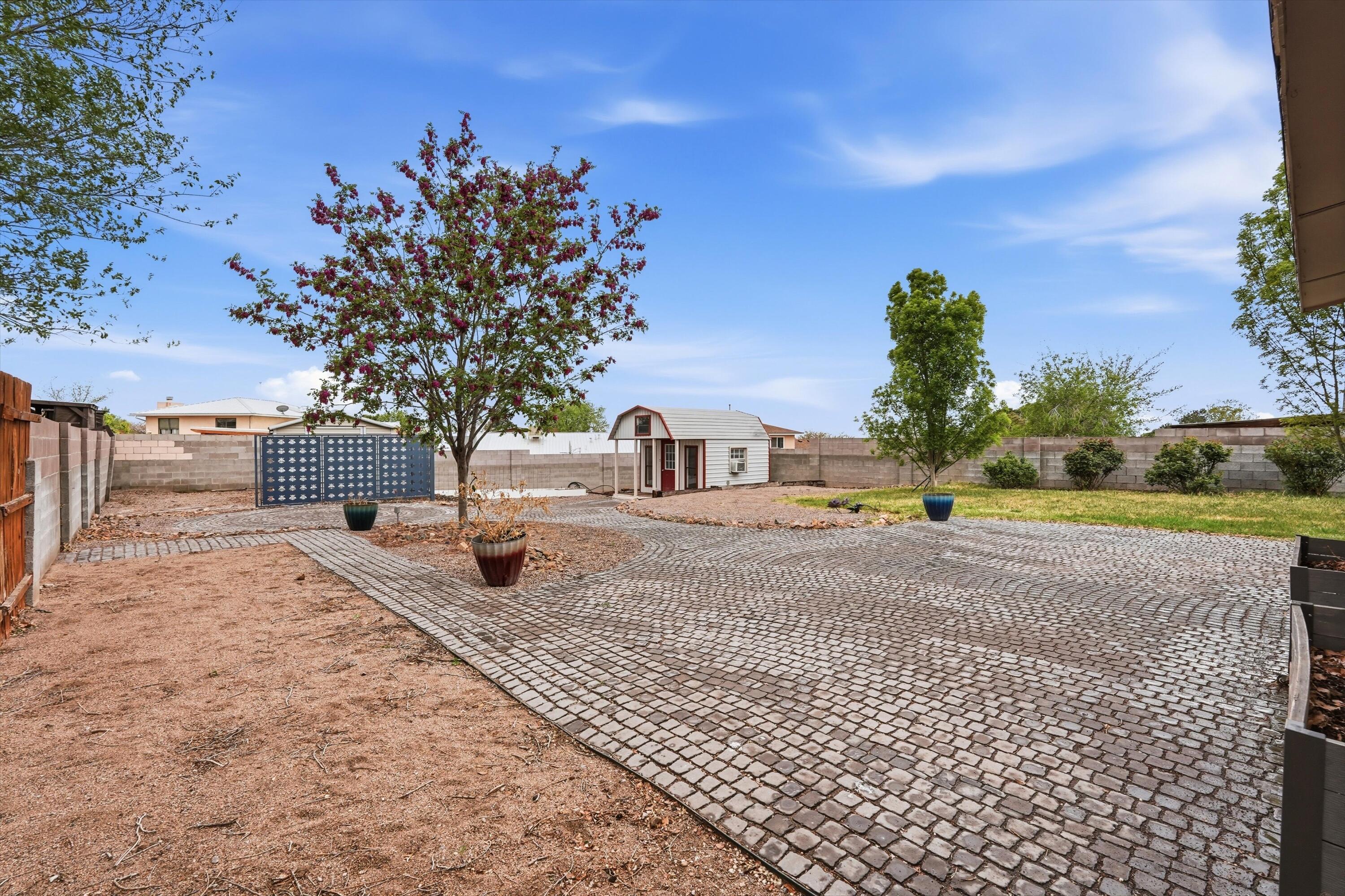 7819 Pioneer Trail NE