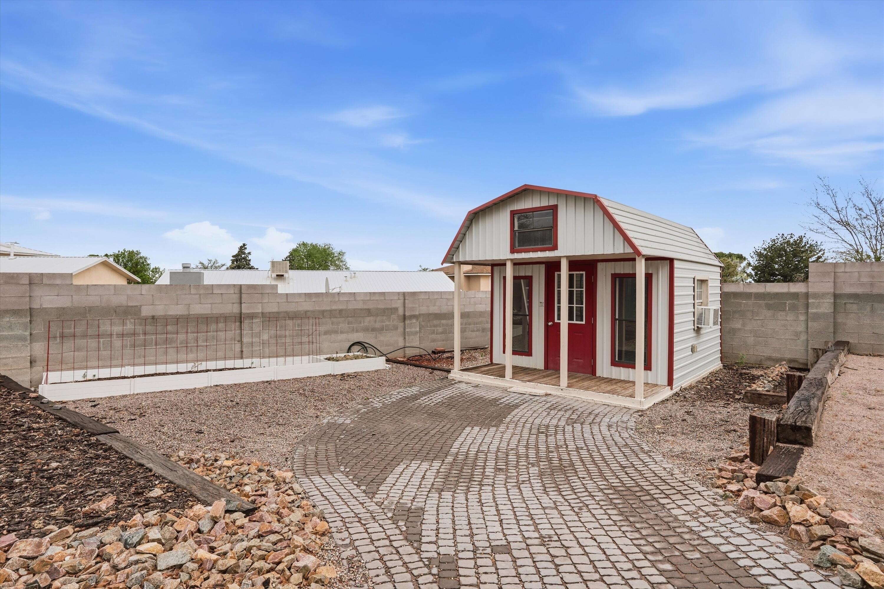 7819 Pioneer Trail NE