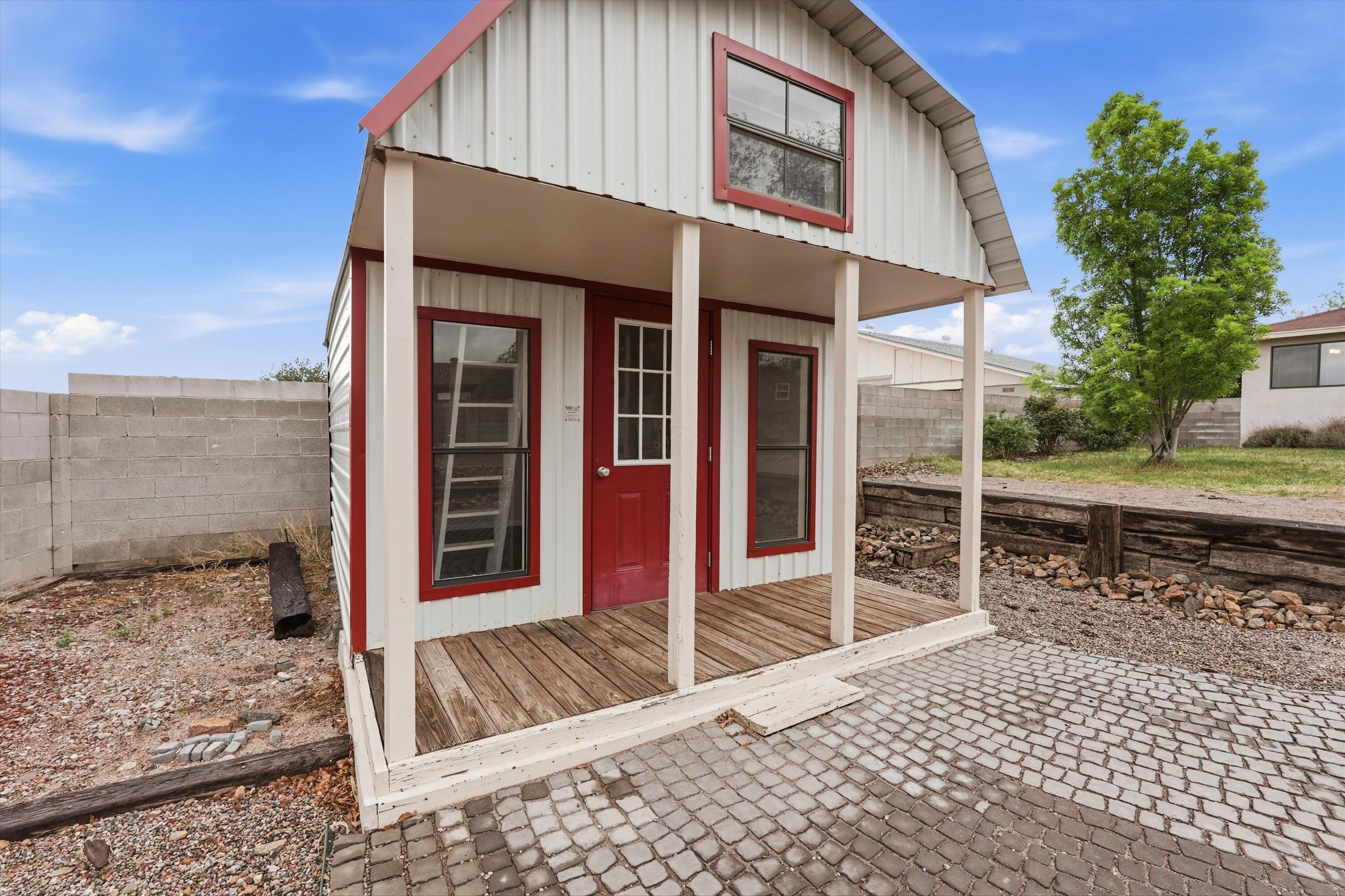 7819 Pioneer Trail NE