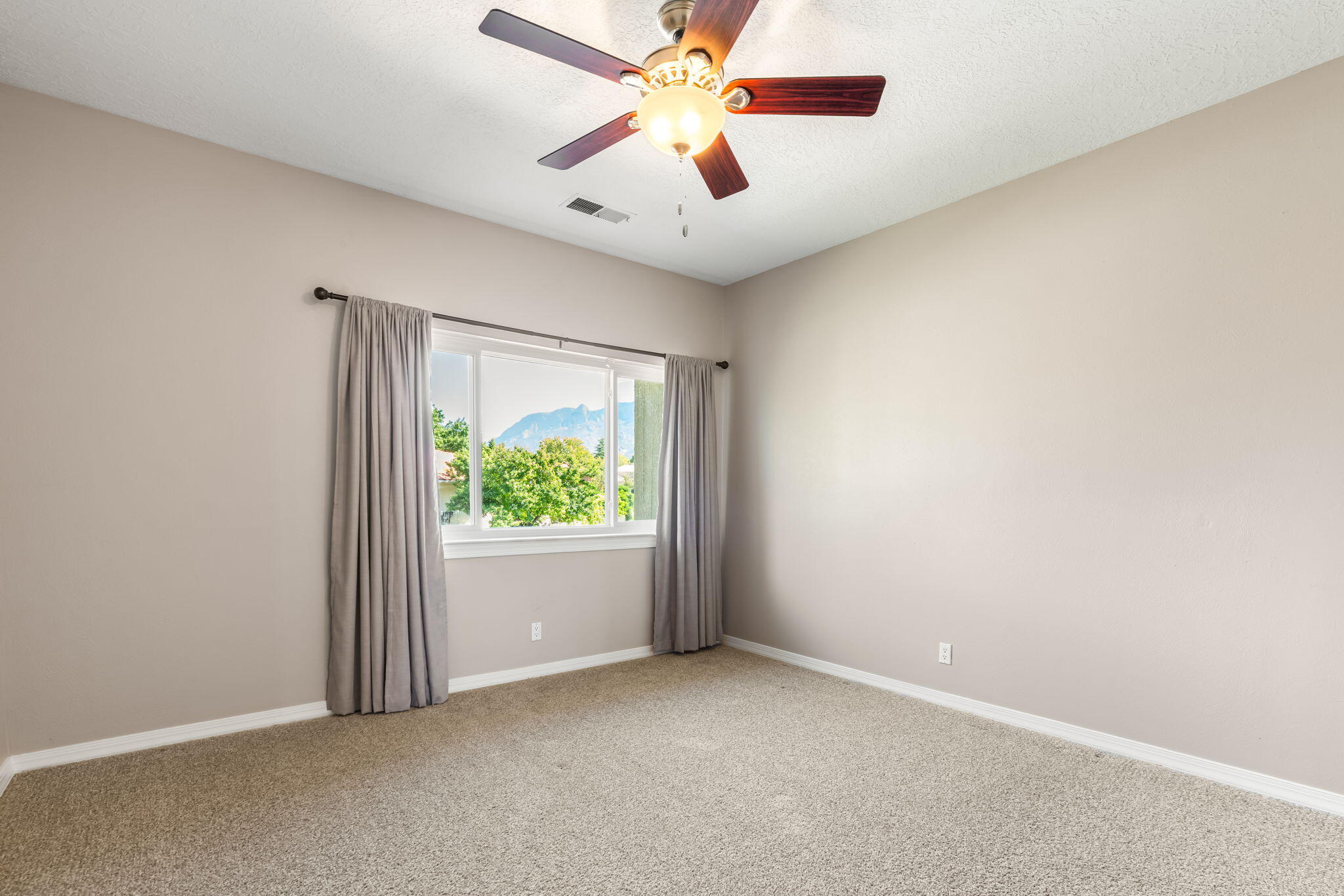11408 Fairington Way NE