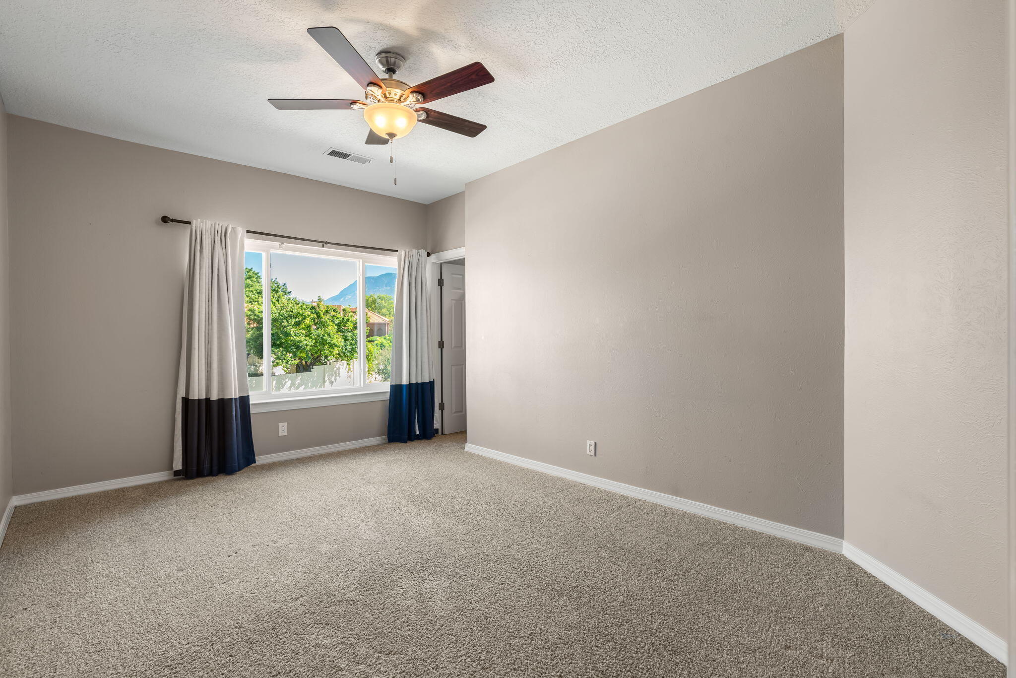 11408 Fairington Way NE