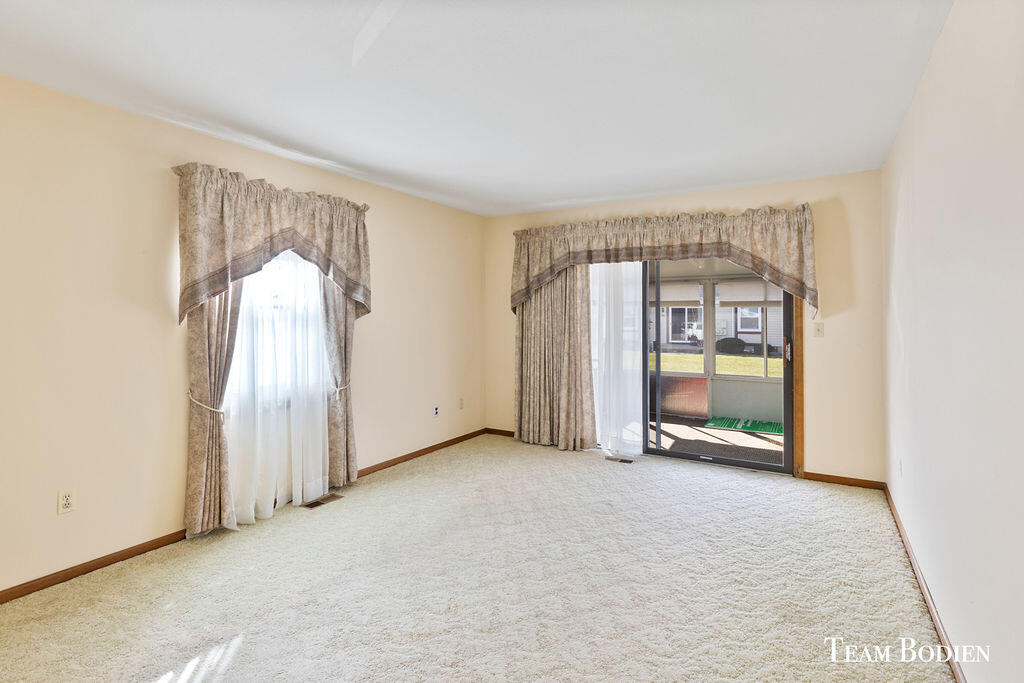 919 Village Lane