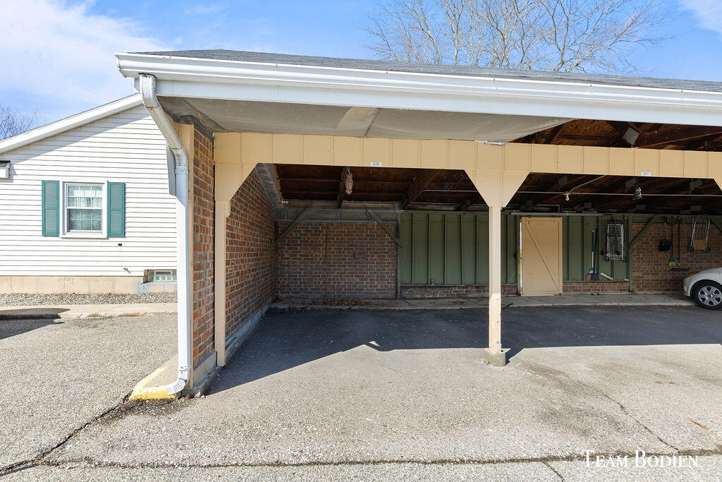 919 Village Lane