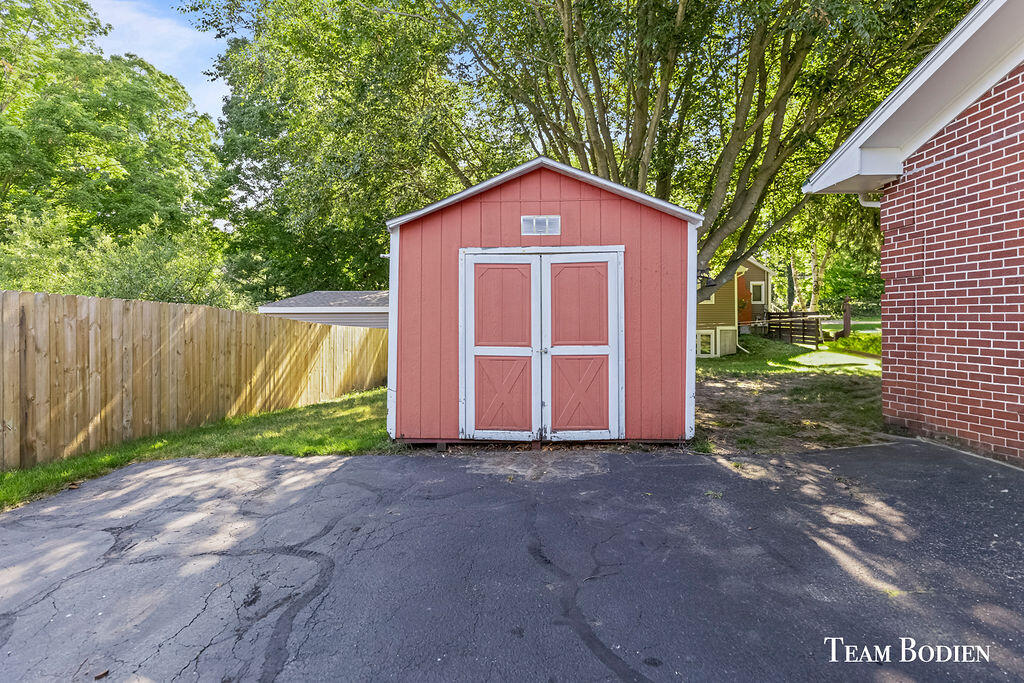1204 El Camino Drive NW