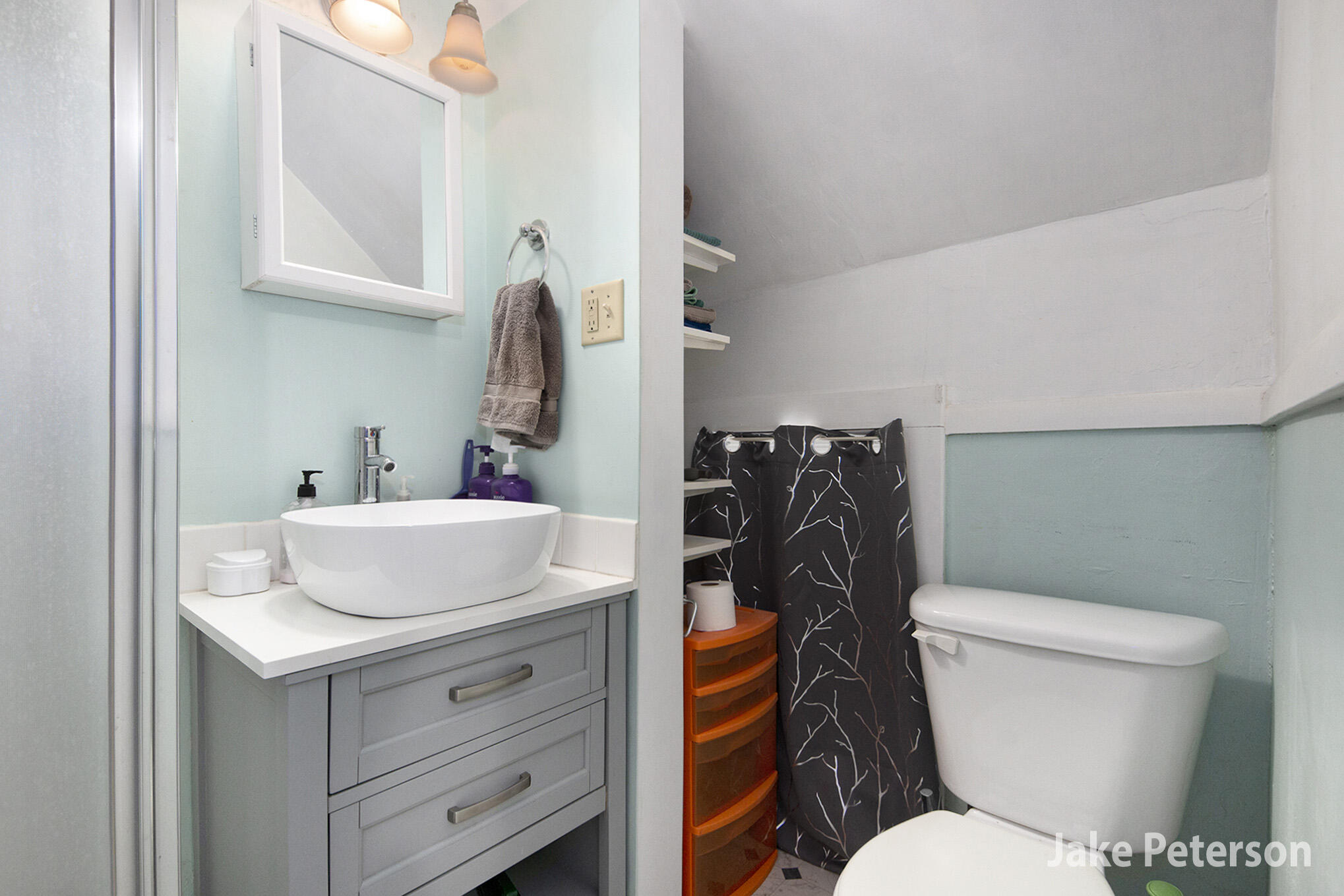 813/ 817 North Avenue