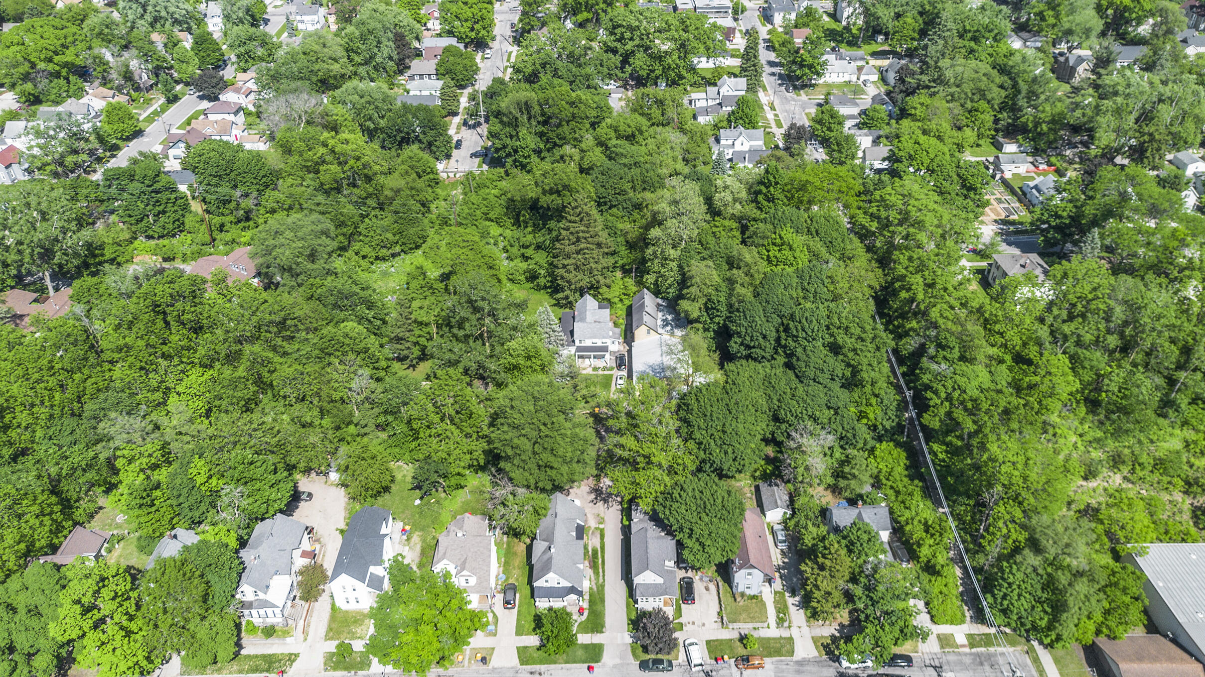 813/ 817 North Avenue