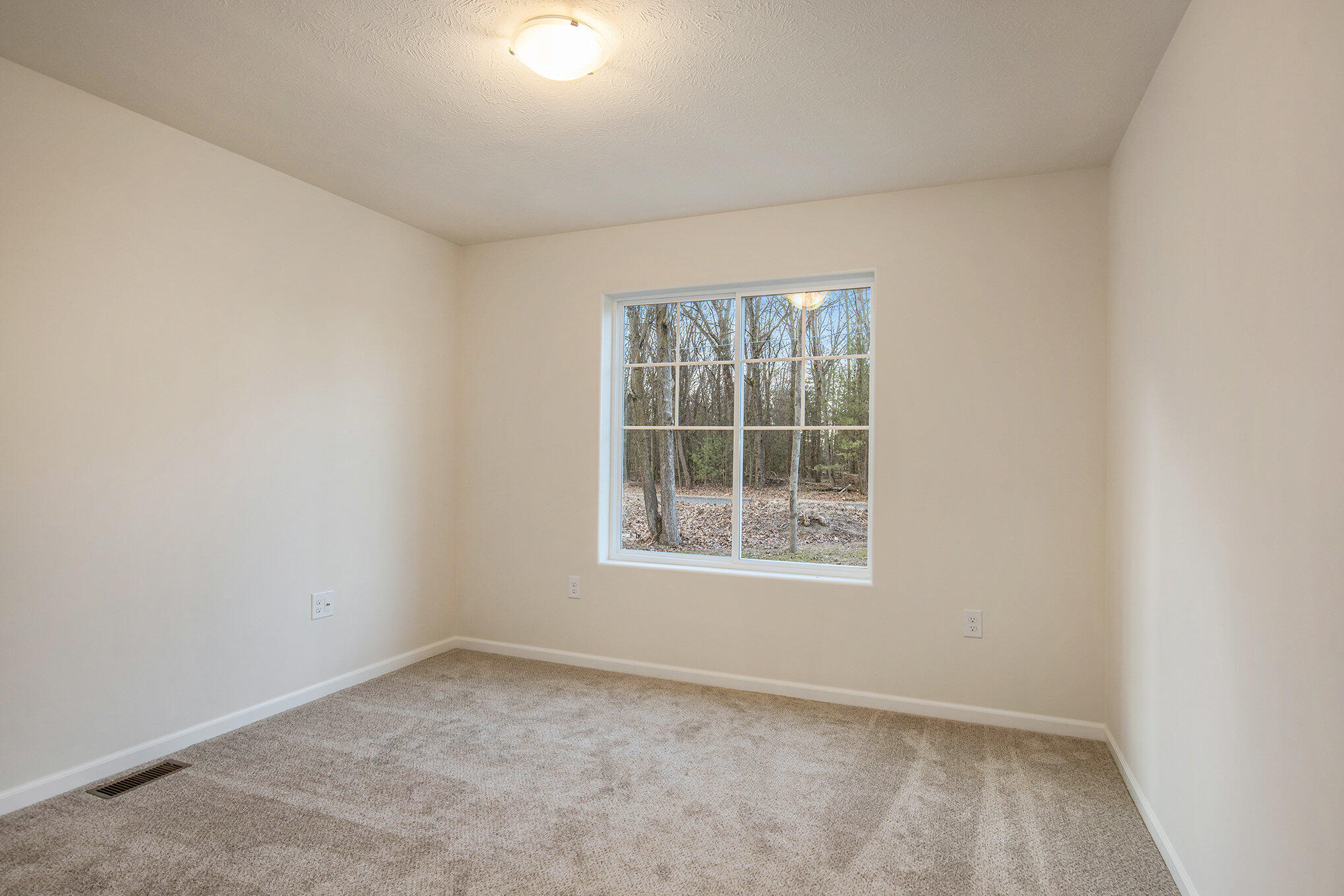 13541 16 Mile Road NE