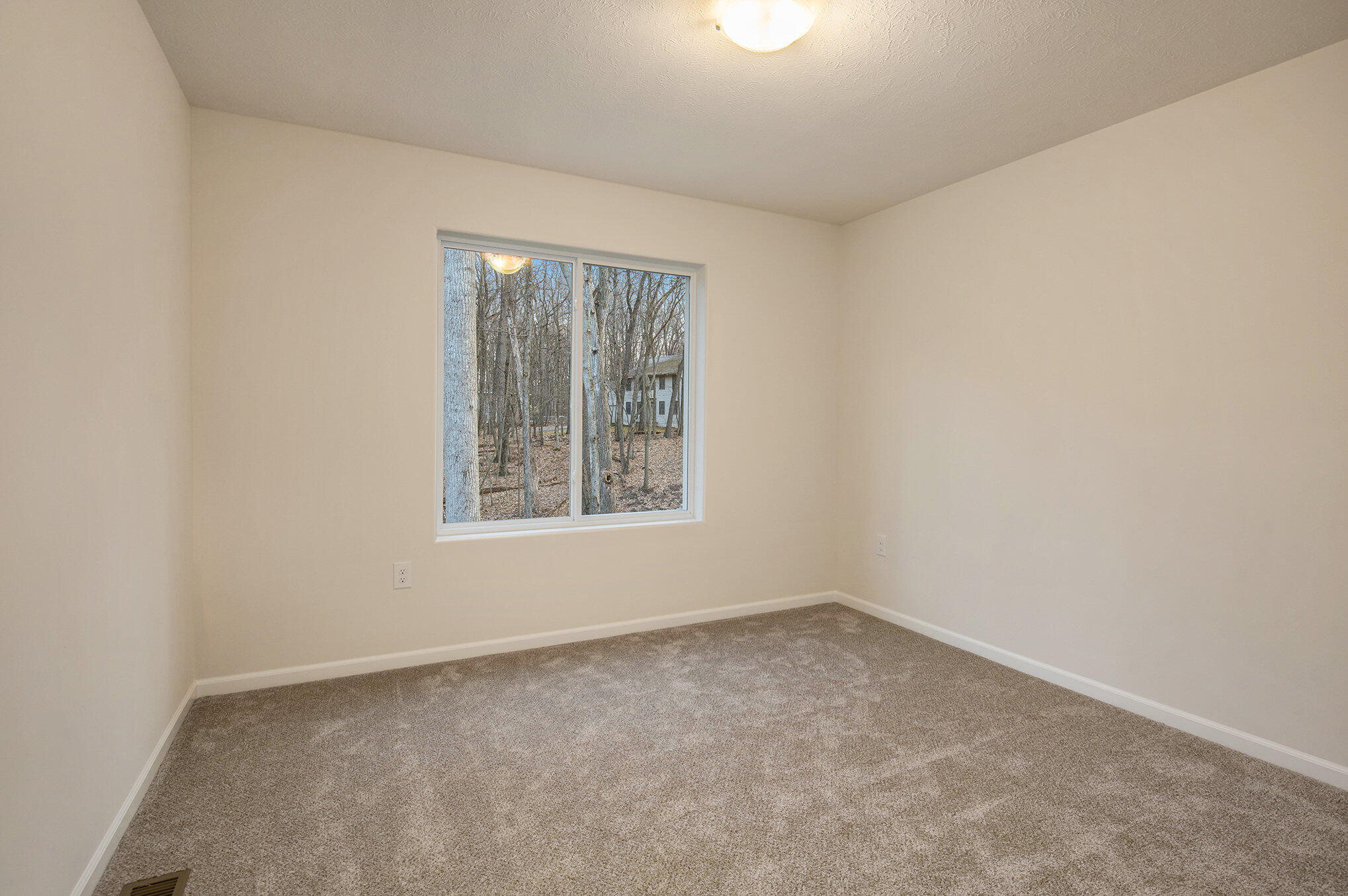 13541 16 Mile Road NE