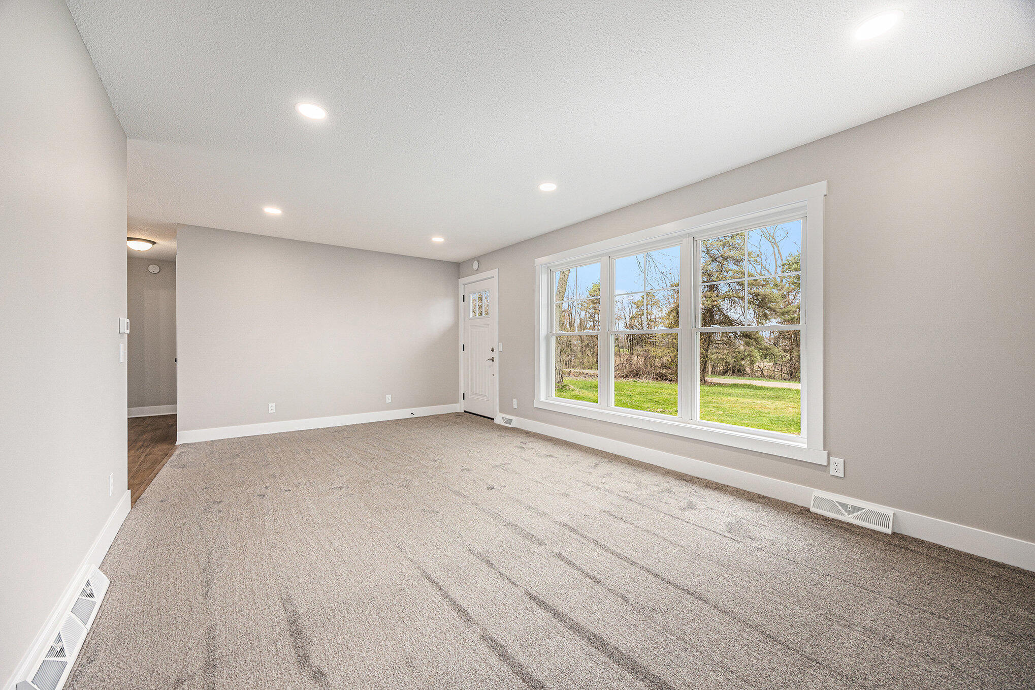6216 ROOSEVELT Street