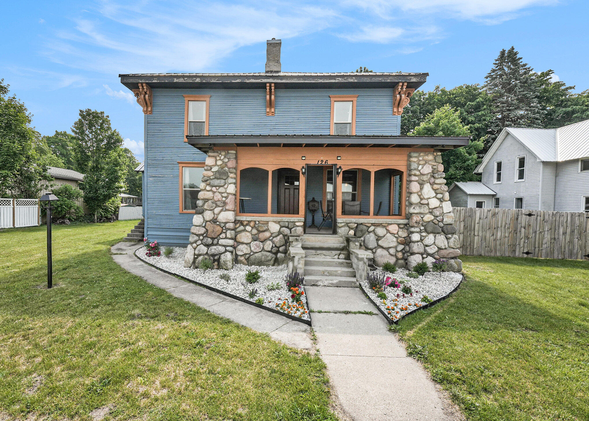126 N White Street
