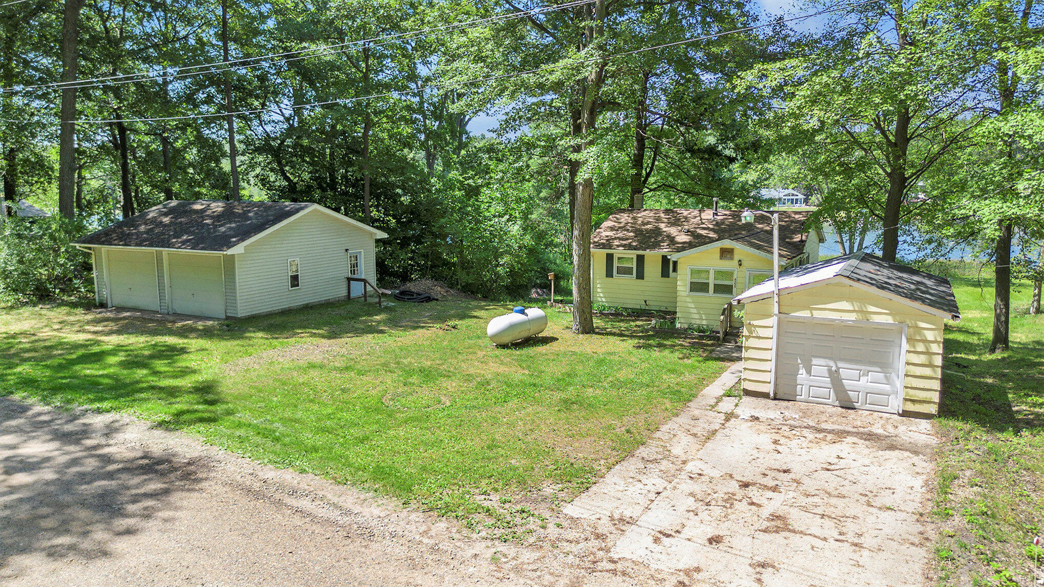4585 Hunters Trail