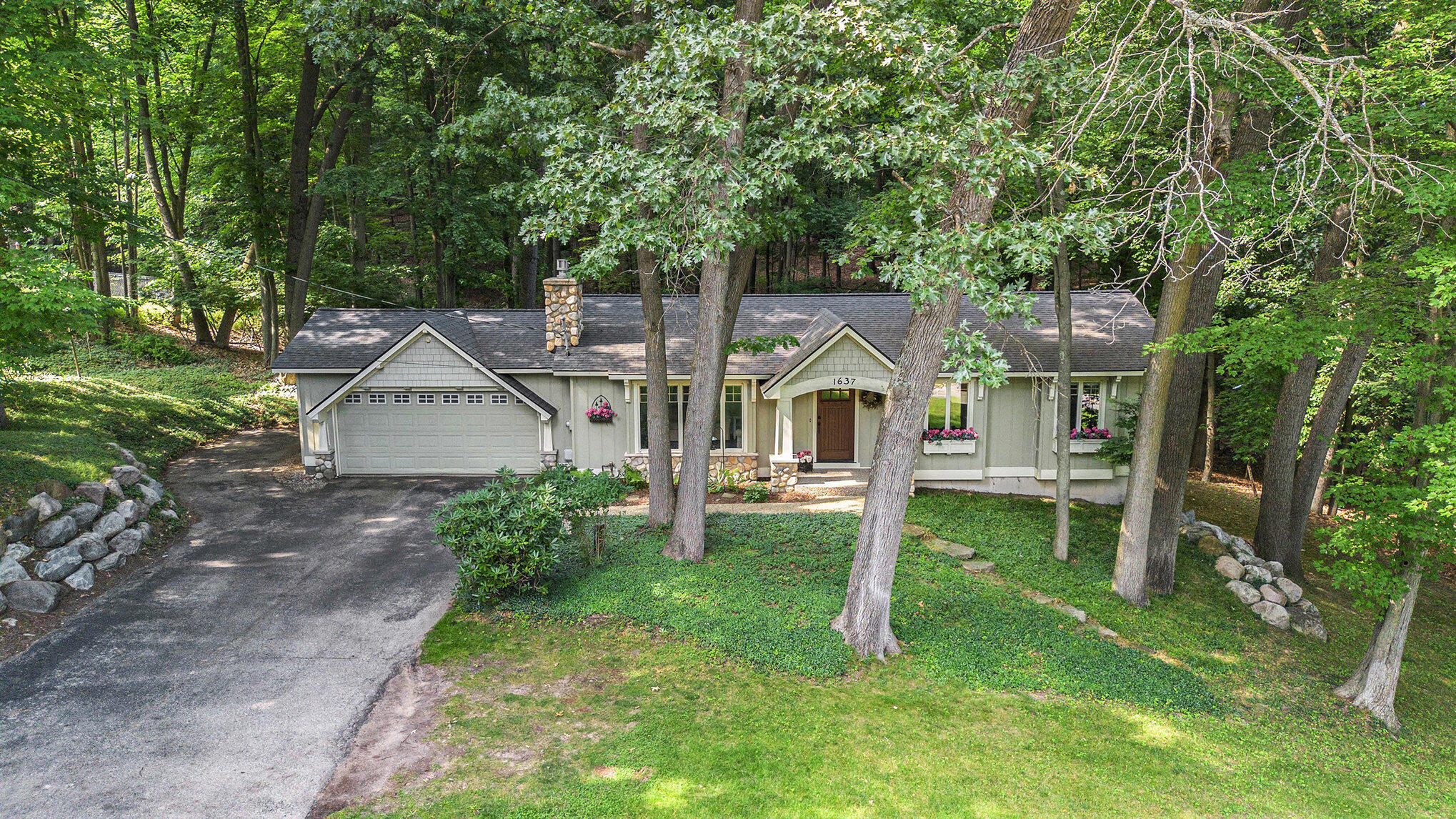 1637 Laraway Lake Drive SE