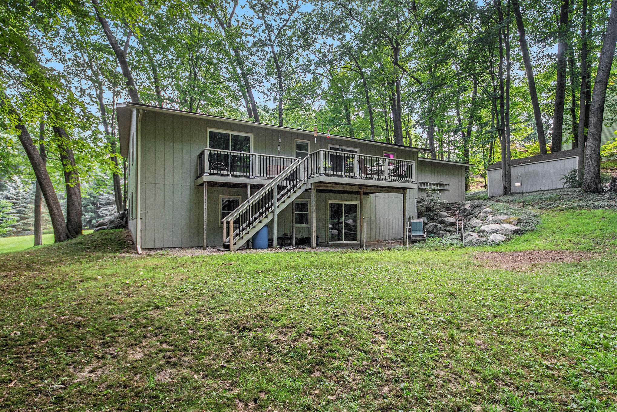1637 Laraway Lake Drive SE