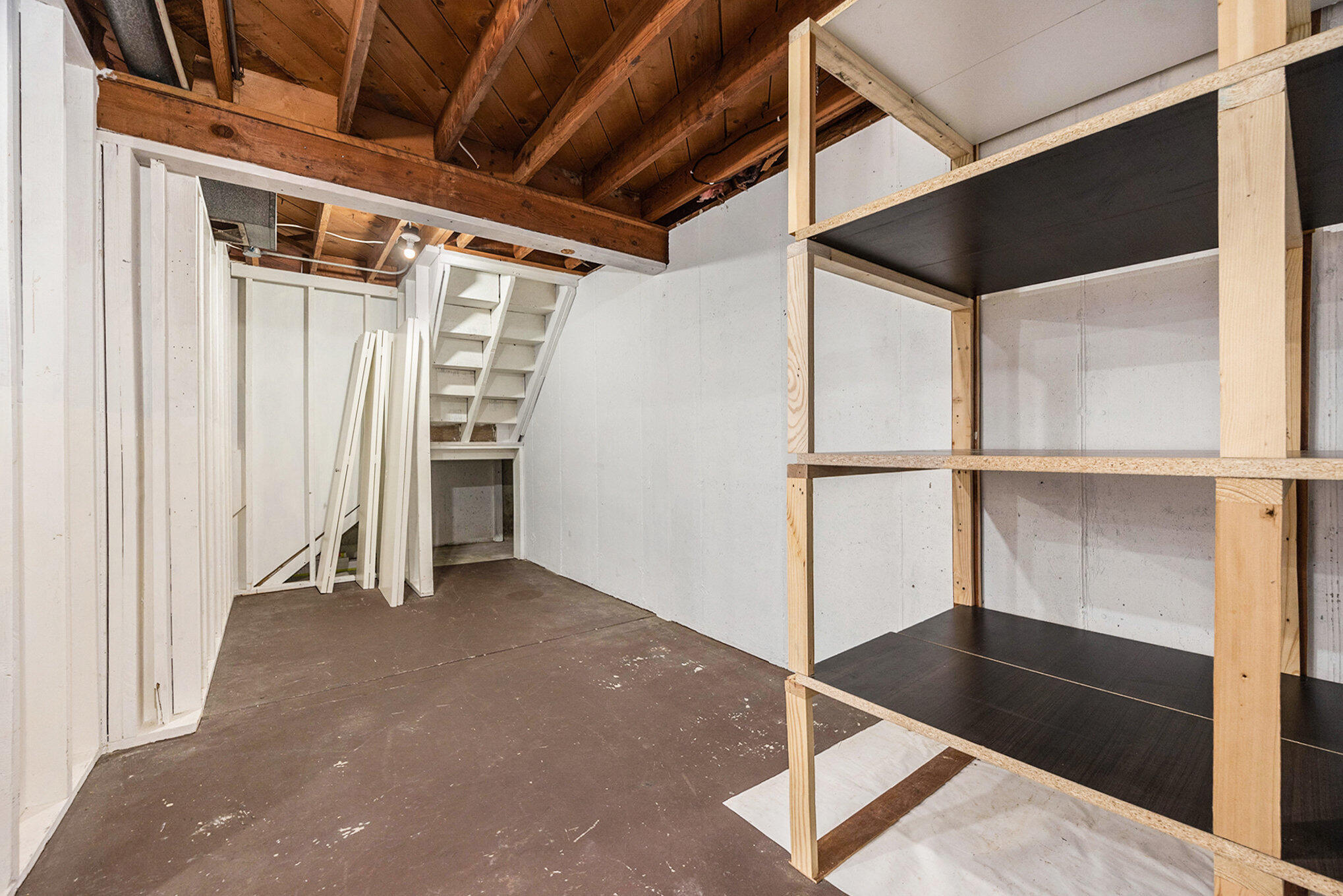 5621 Estate Road