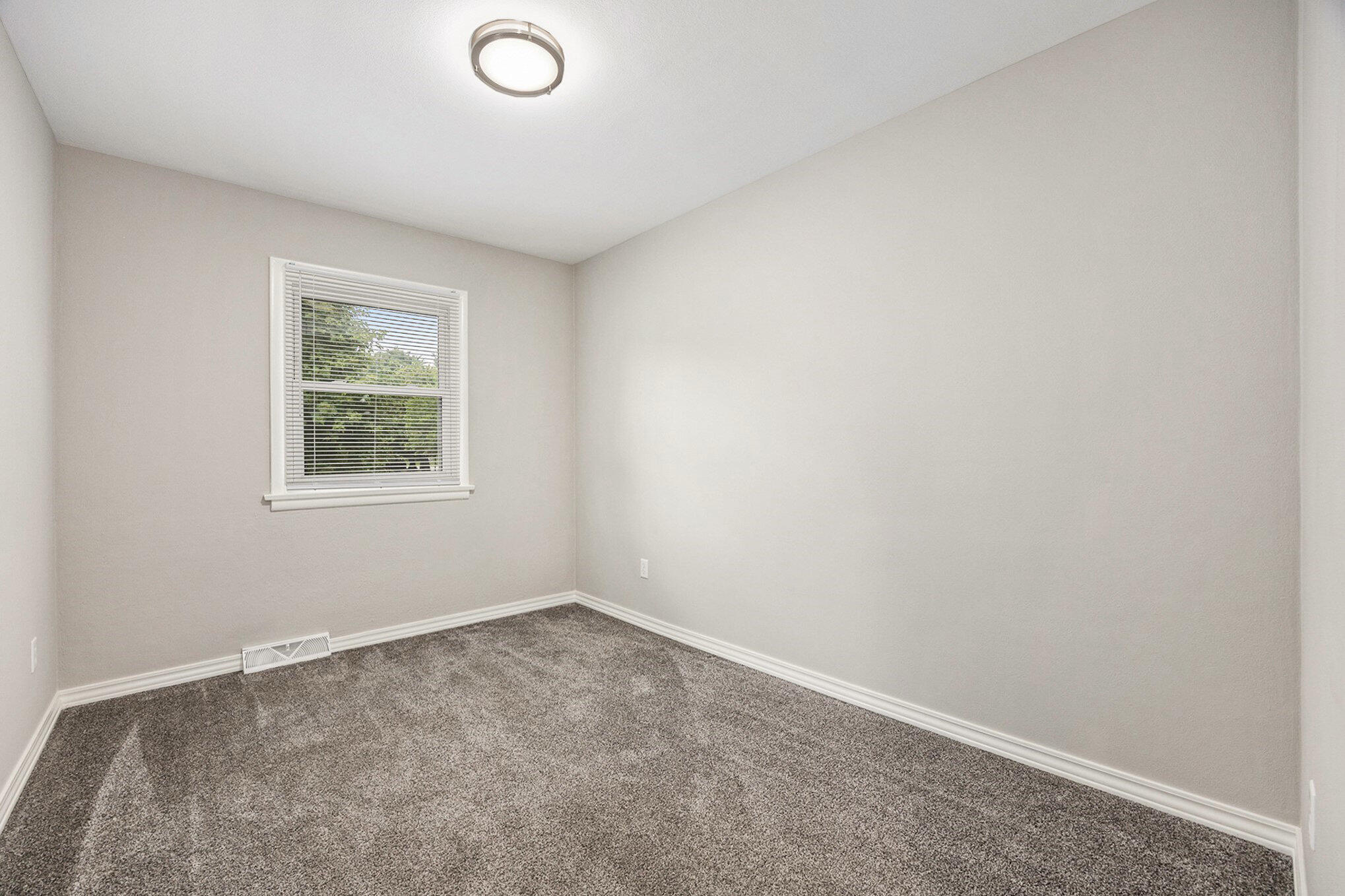 5621 Estate Road