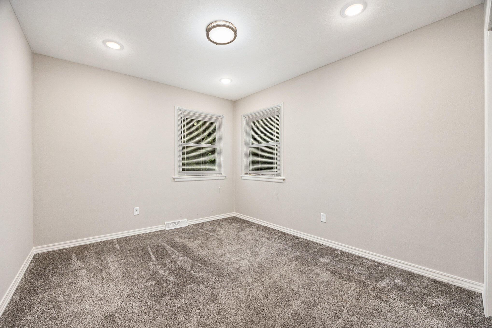 5621 Estate Road