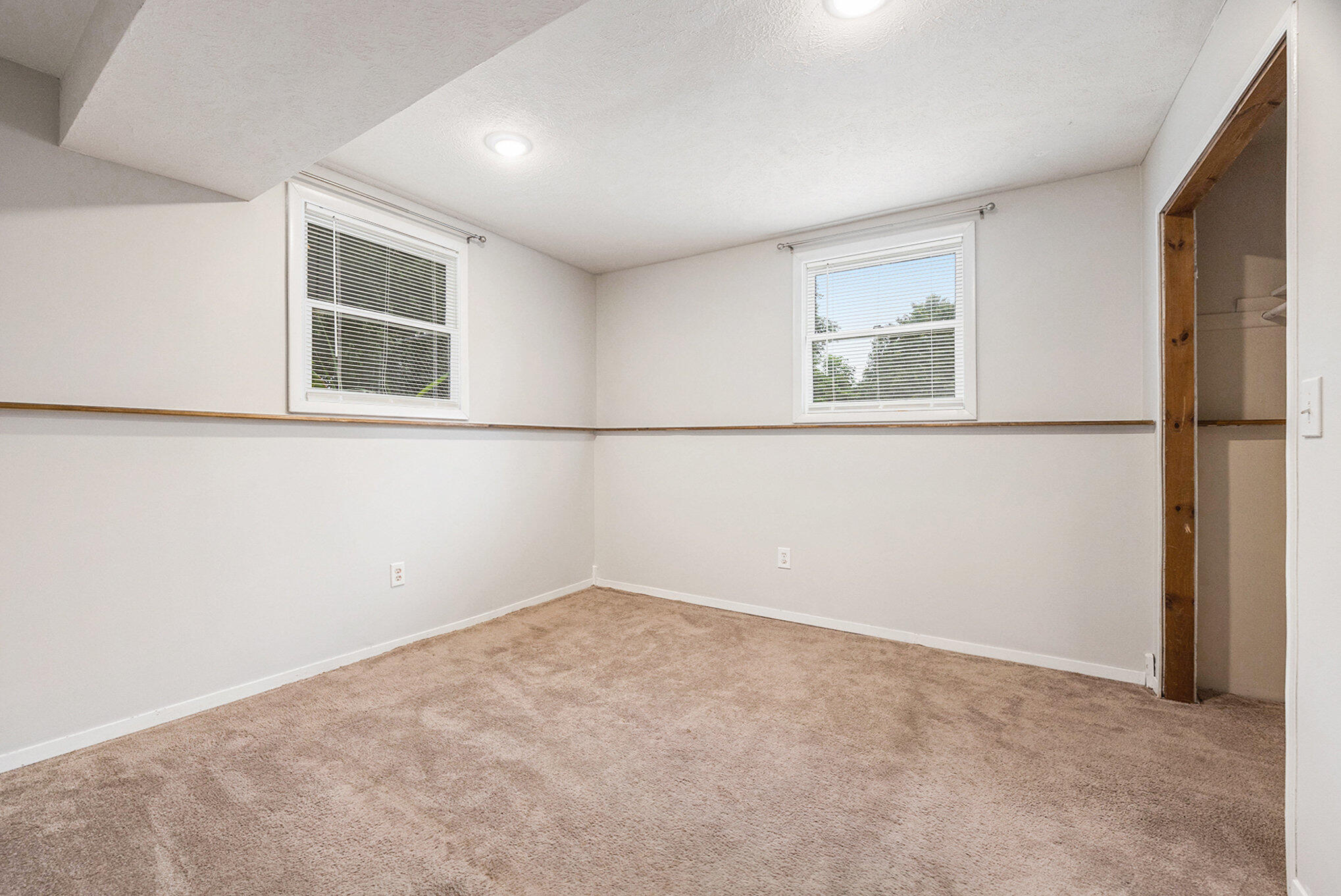 5621 Estate Road