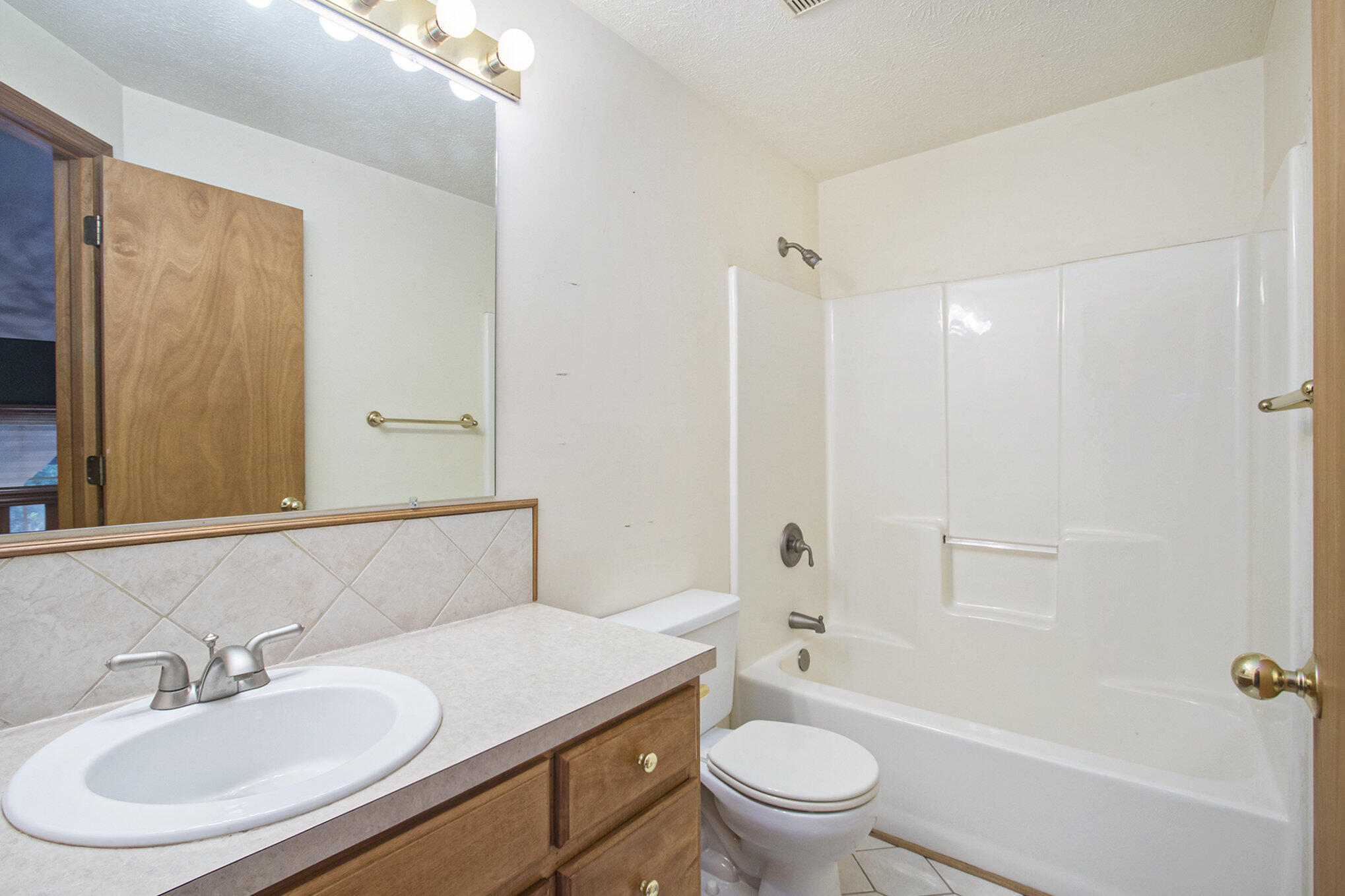 4128 Byron Road