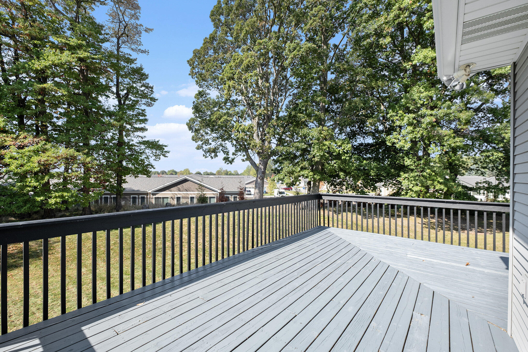 701 Kommer Court NW