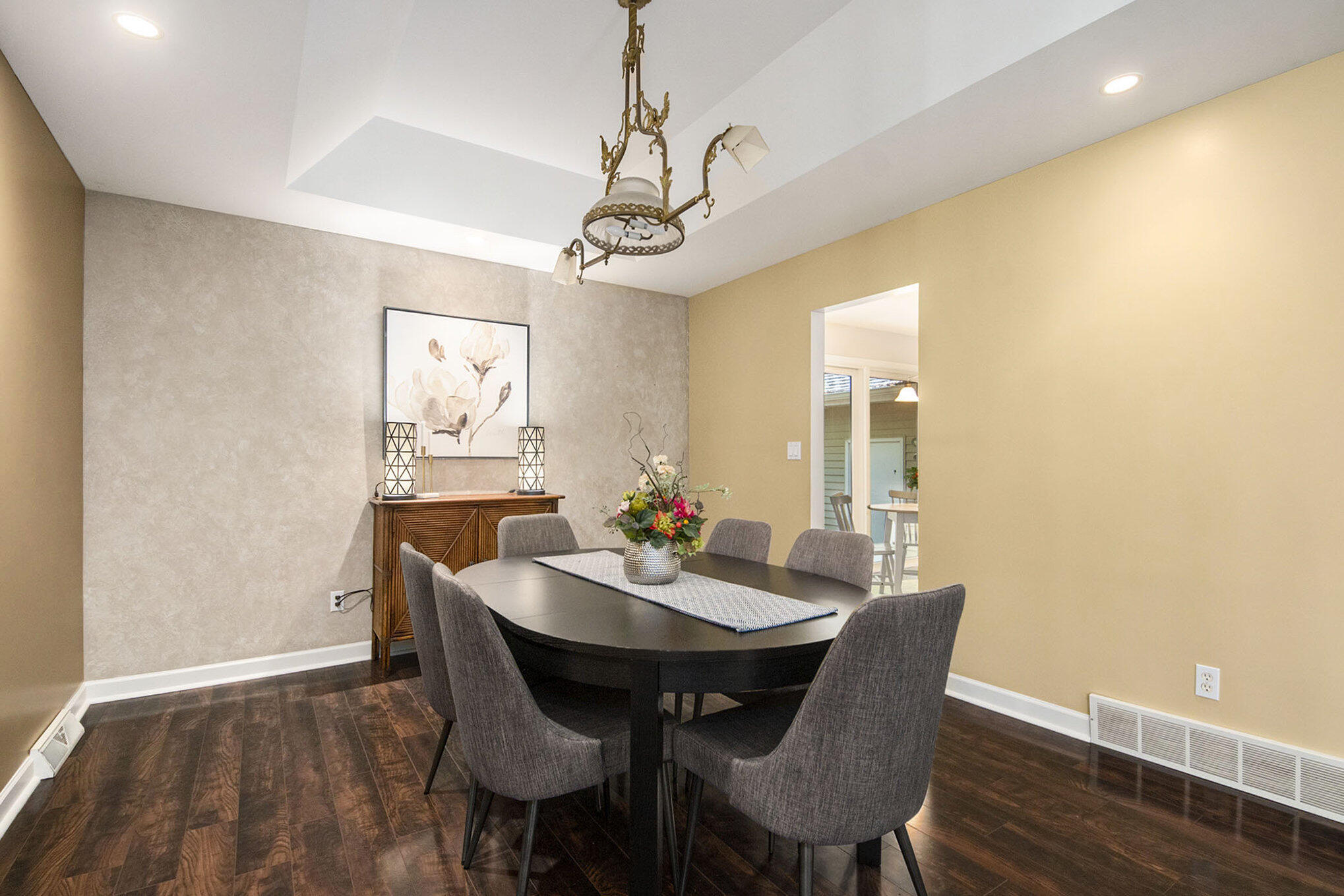 2594 Tall Timber Court SE