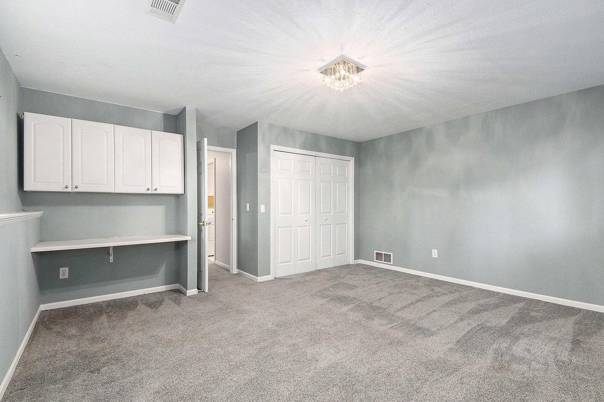 2594 Tall Timber Court SE