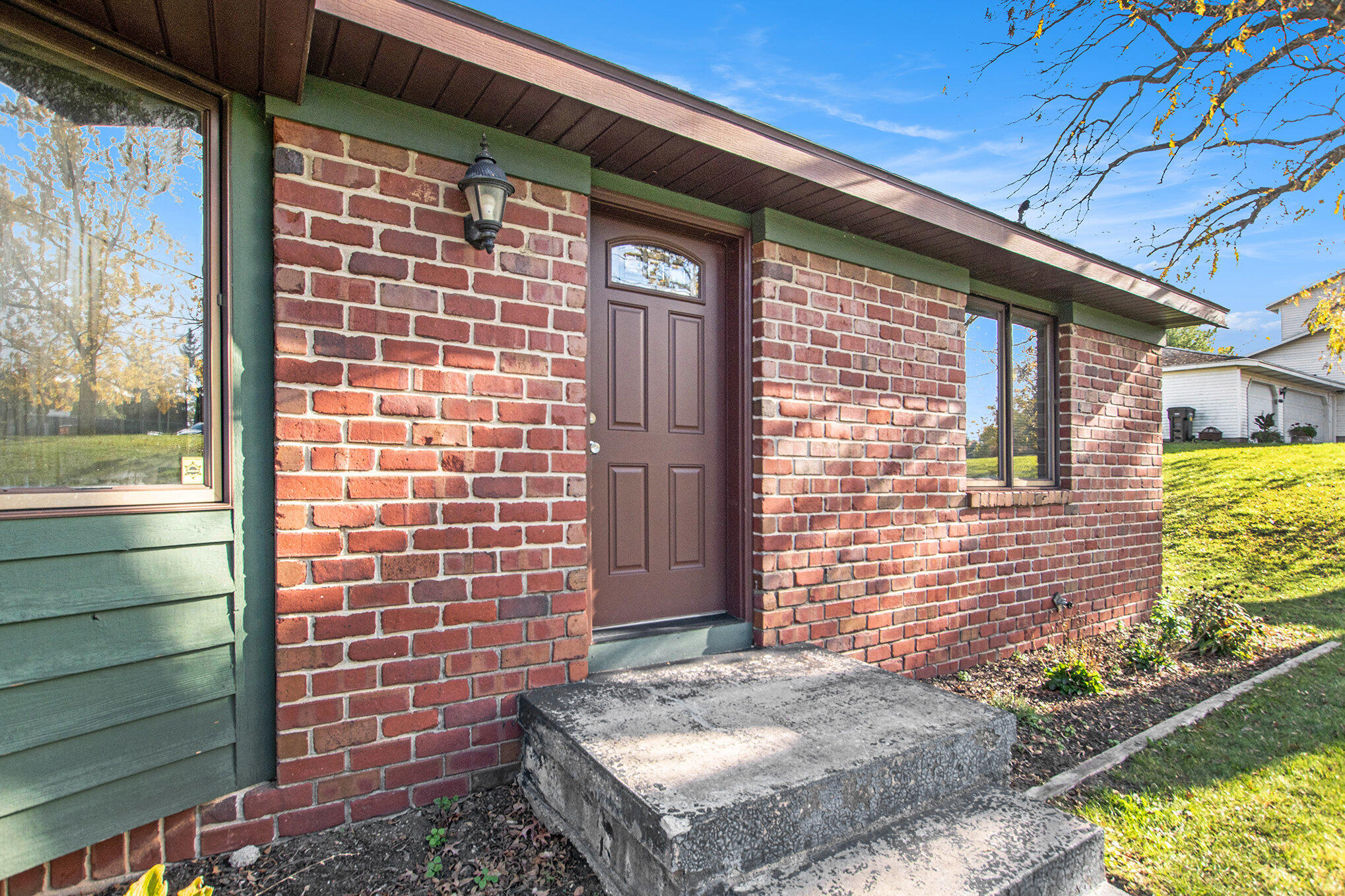 8482 Cottonwood Drive