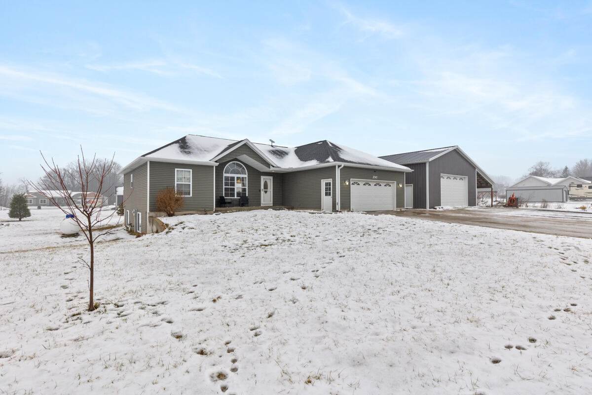 2747 Applewine Road