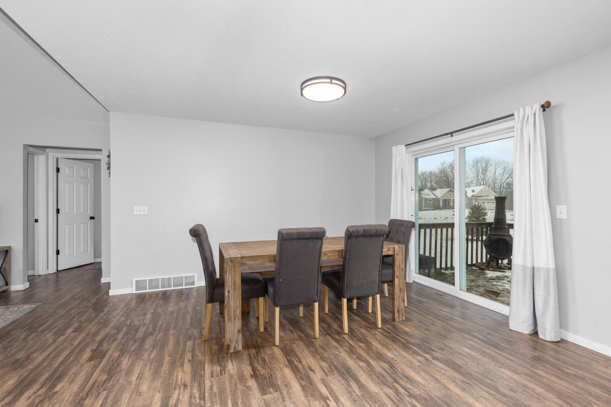 2747 Applewine Road