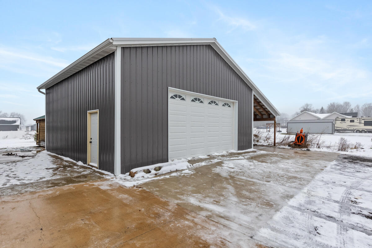 2747 Applewine Road