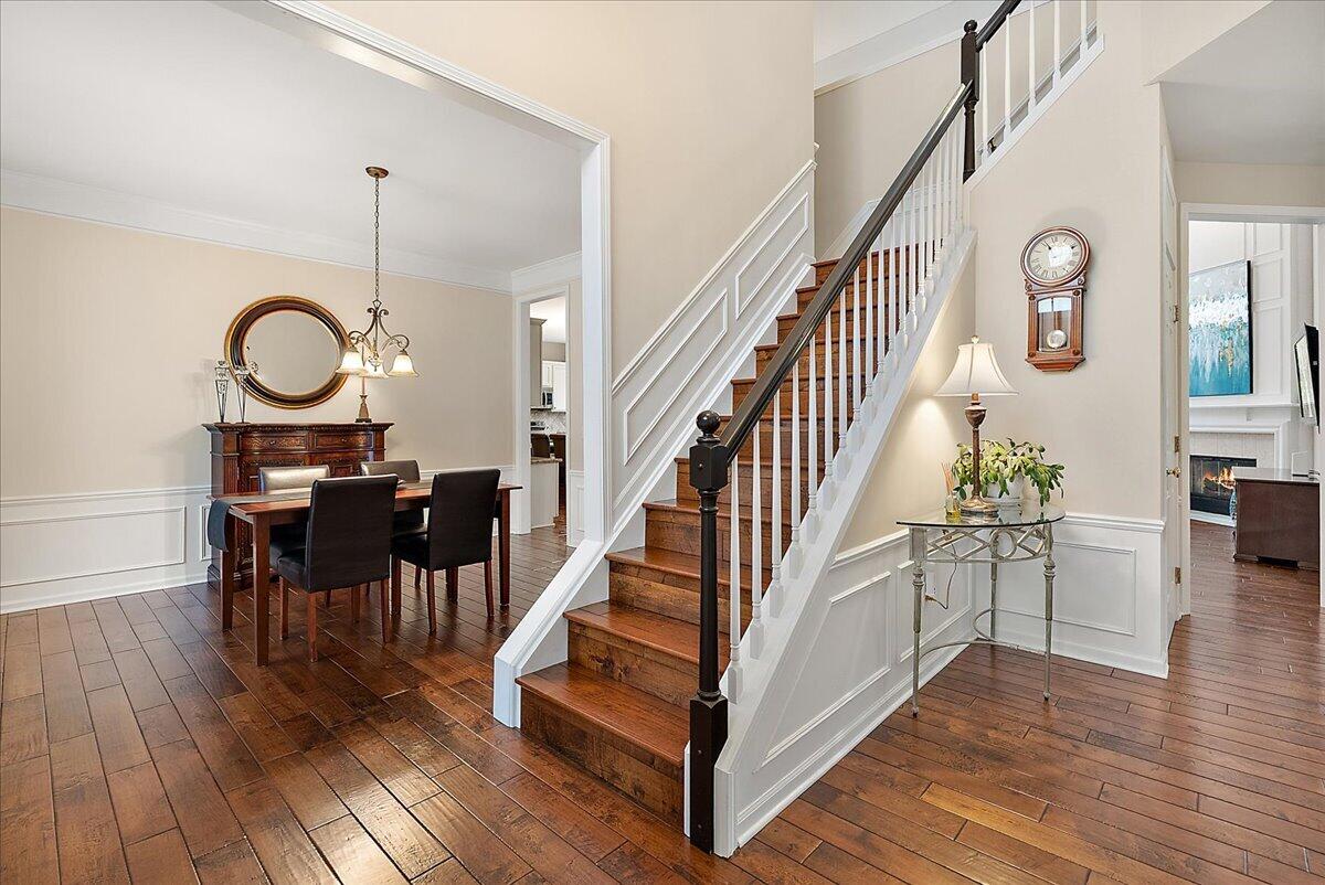 4406 Hickory Grove Court NE