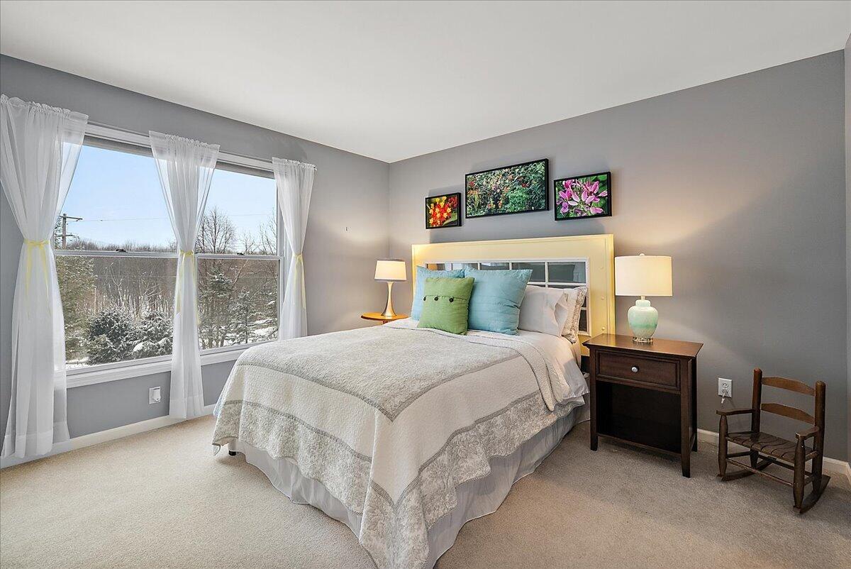 4406 Hickory Grove Court NE