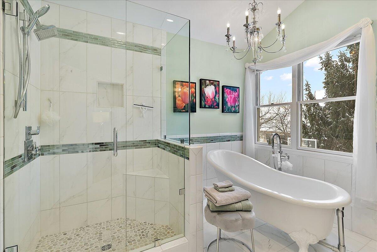 4406 Hickory Grove Court NE