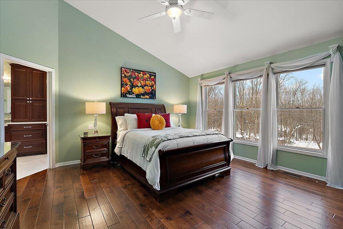 4406 Hickory Grove Court NE