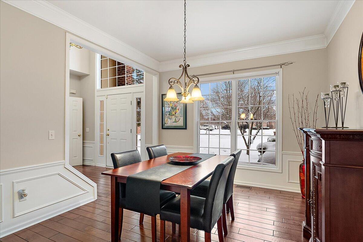 4406 Hickory Grove Court NE