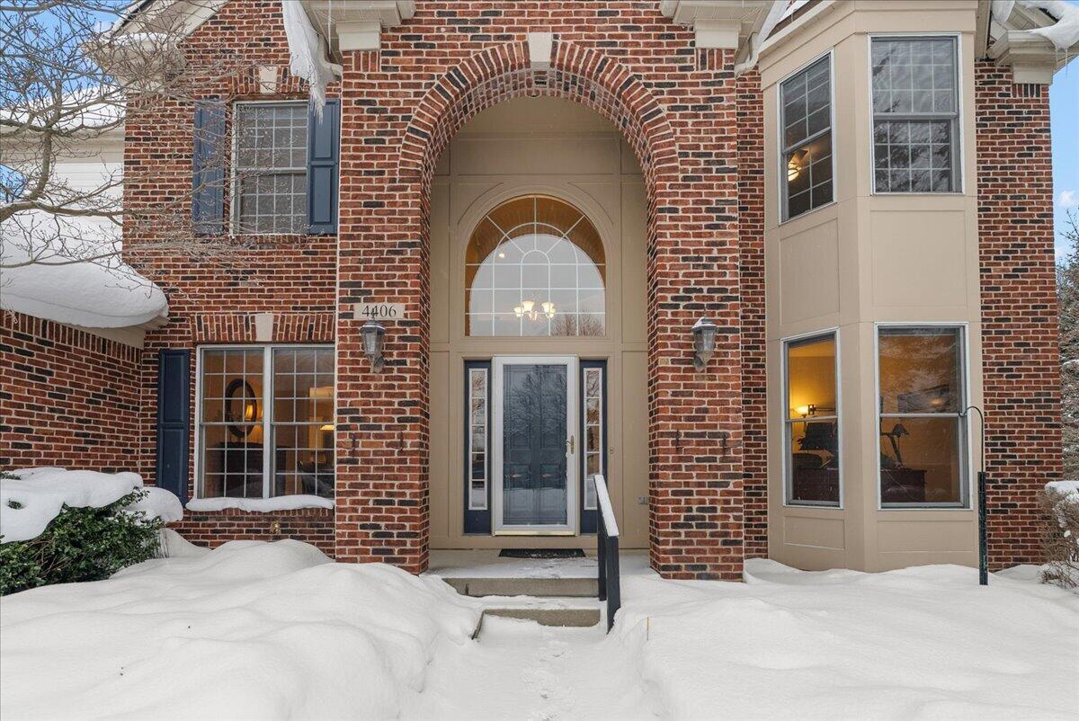 4406 Hickory Grove Court NE