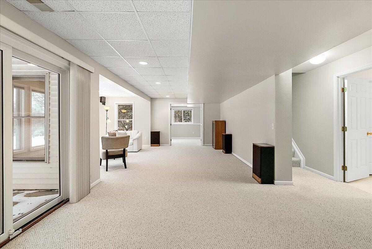 4406 Hickory Grove Court NE