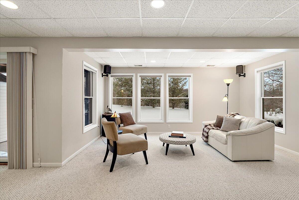 4406 Hickory Grove Court NE