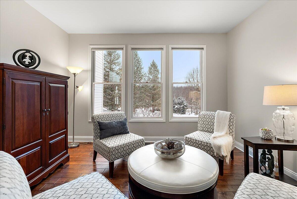 4406 Hickory Grove Court NE